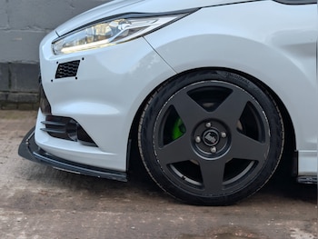 Used Ford Fiesta 2015 for sale - 77718064: Photo