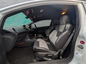 Used Ford Fiesta 2015 for sale - 77718064: Photo