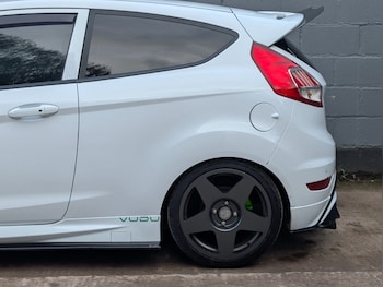 Used Ford Fiesta 2015 for sale - 77718064: Photo