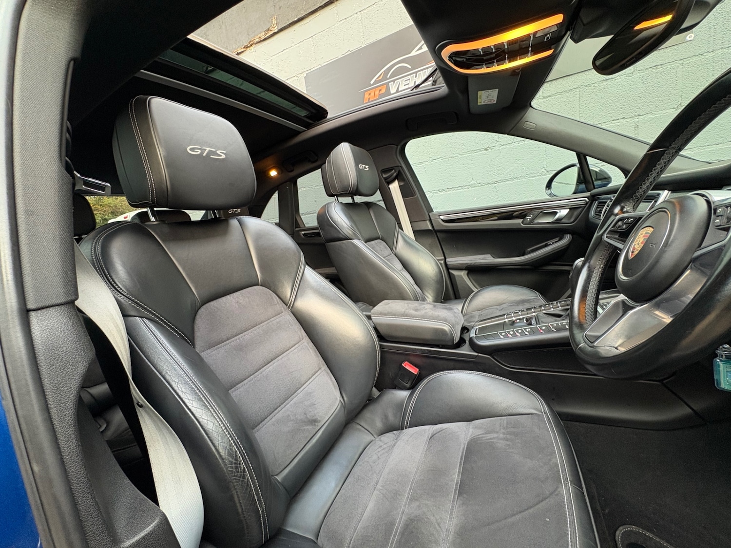 Used Porsche Macan 2017 for sale - 76630405: Photo 36