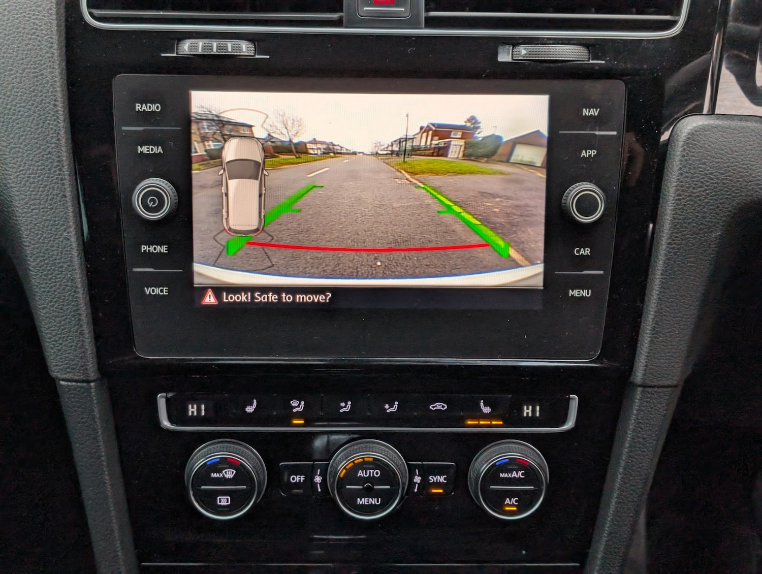 Used Volkswagen Golf 2017 for sale - 77428469: Photo 2