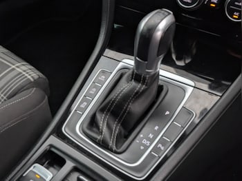 Used Volkswagen Golf 2017 for sale - 77428469: Photo