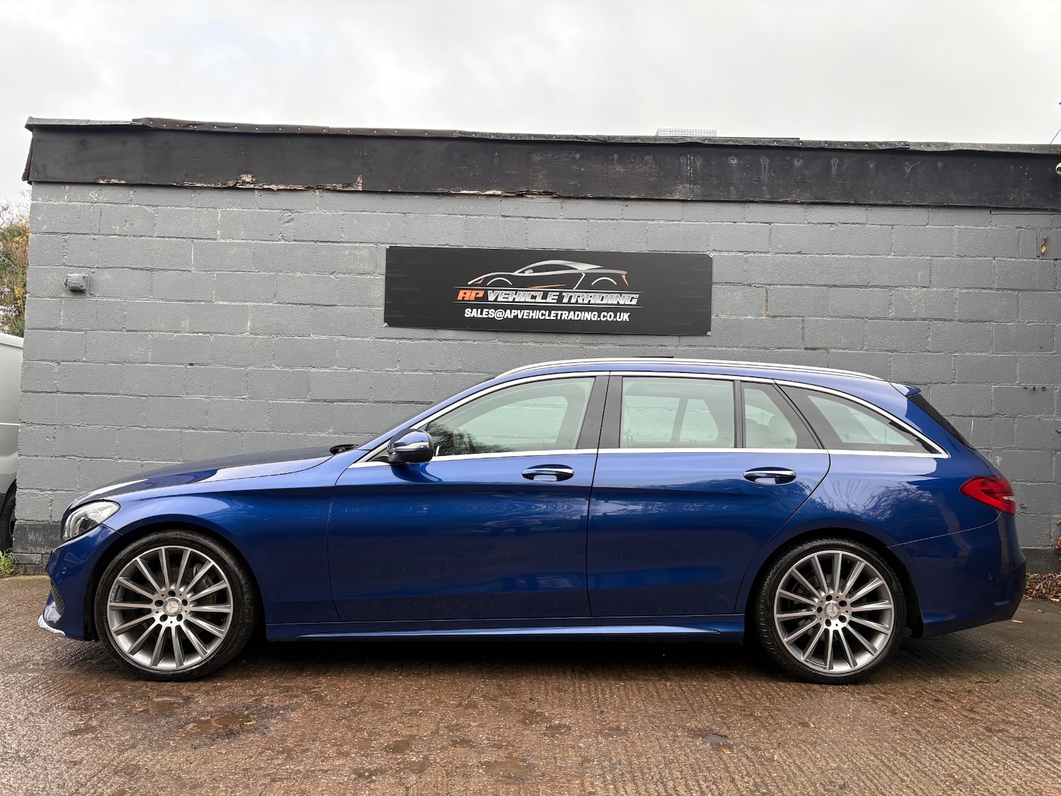 Used Mercedes-Benz C Class 2016 for sale - 76492240: Photo 3