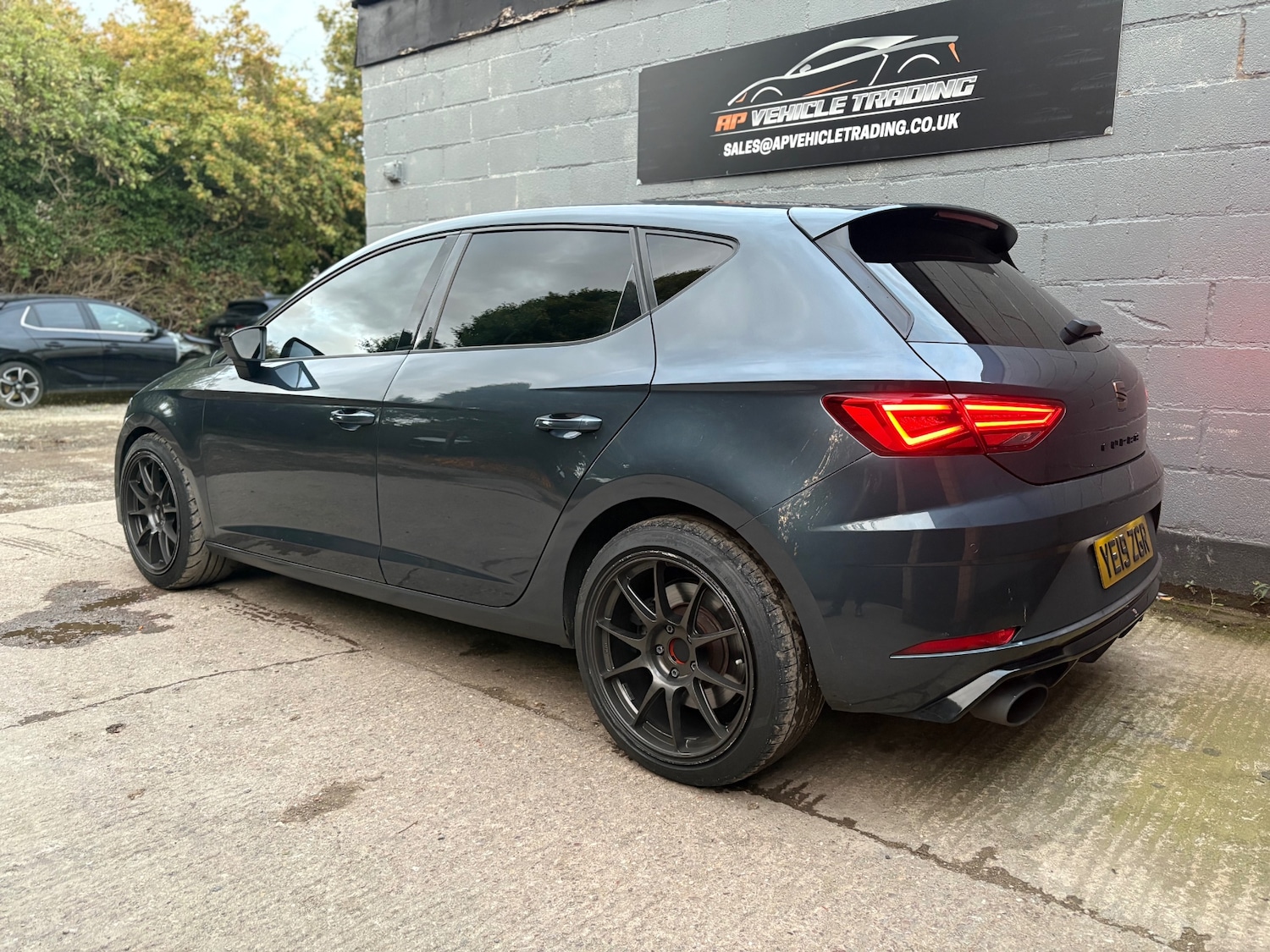 Used SEAT Leon 2019 for sale - 76000335: Photo 1