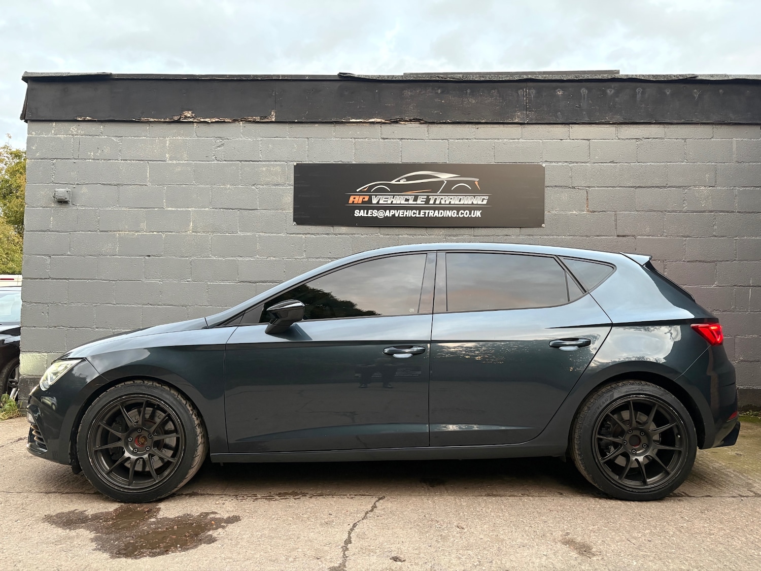 Used SEAT Leon 2019 for sale - 76000335: Photo 2