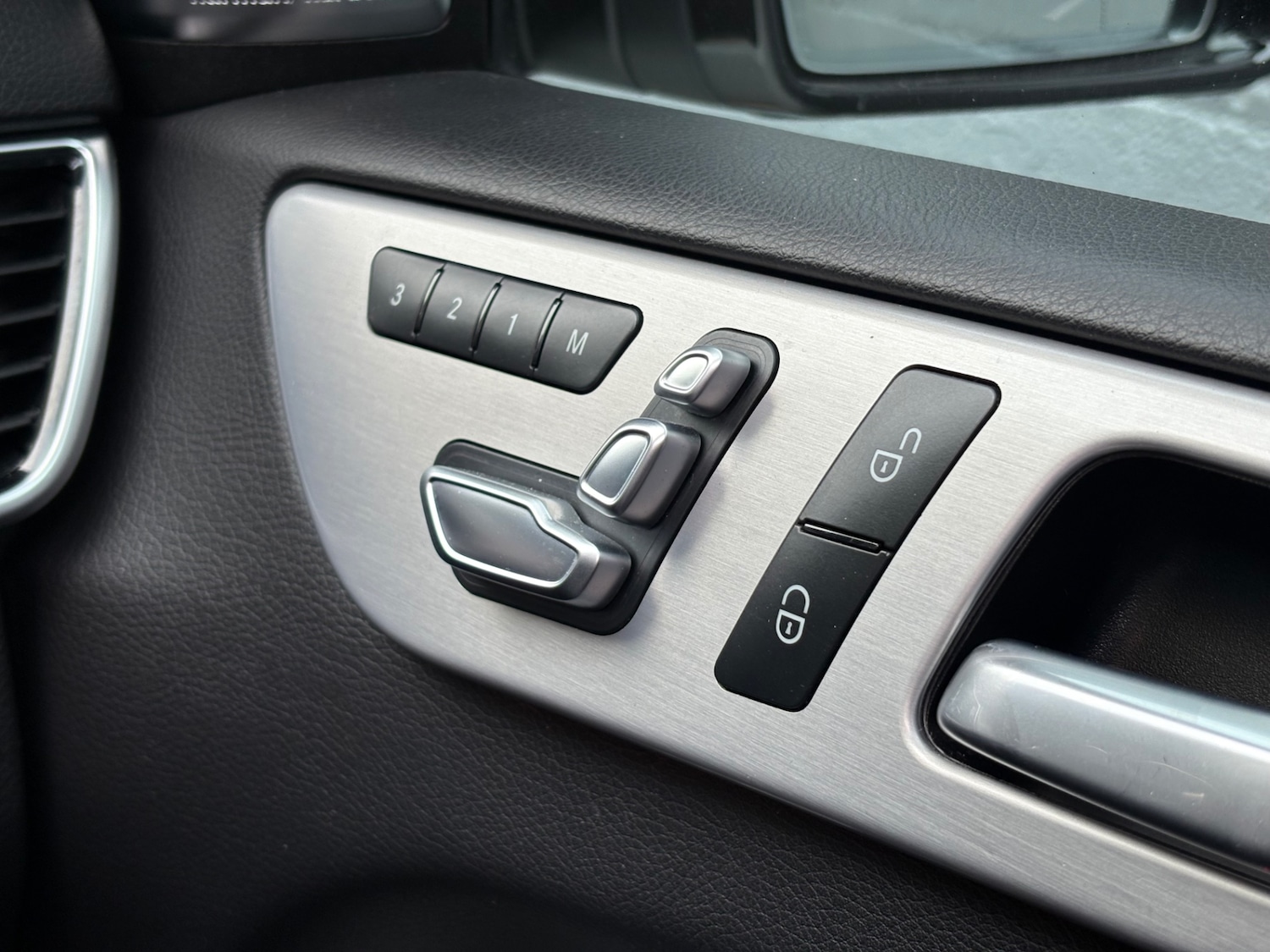 Used Mercedes-Benz GLE 2017 for sale - 76030866: Photo 16