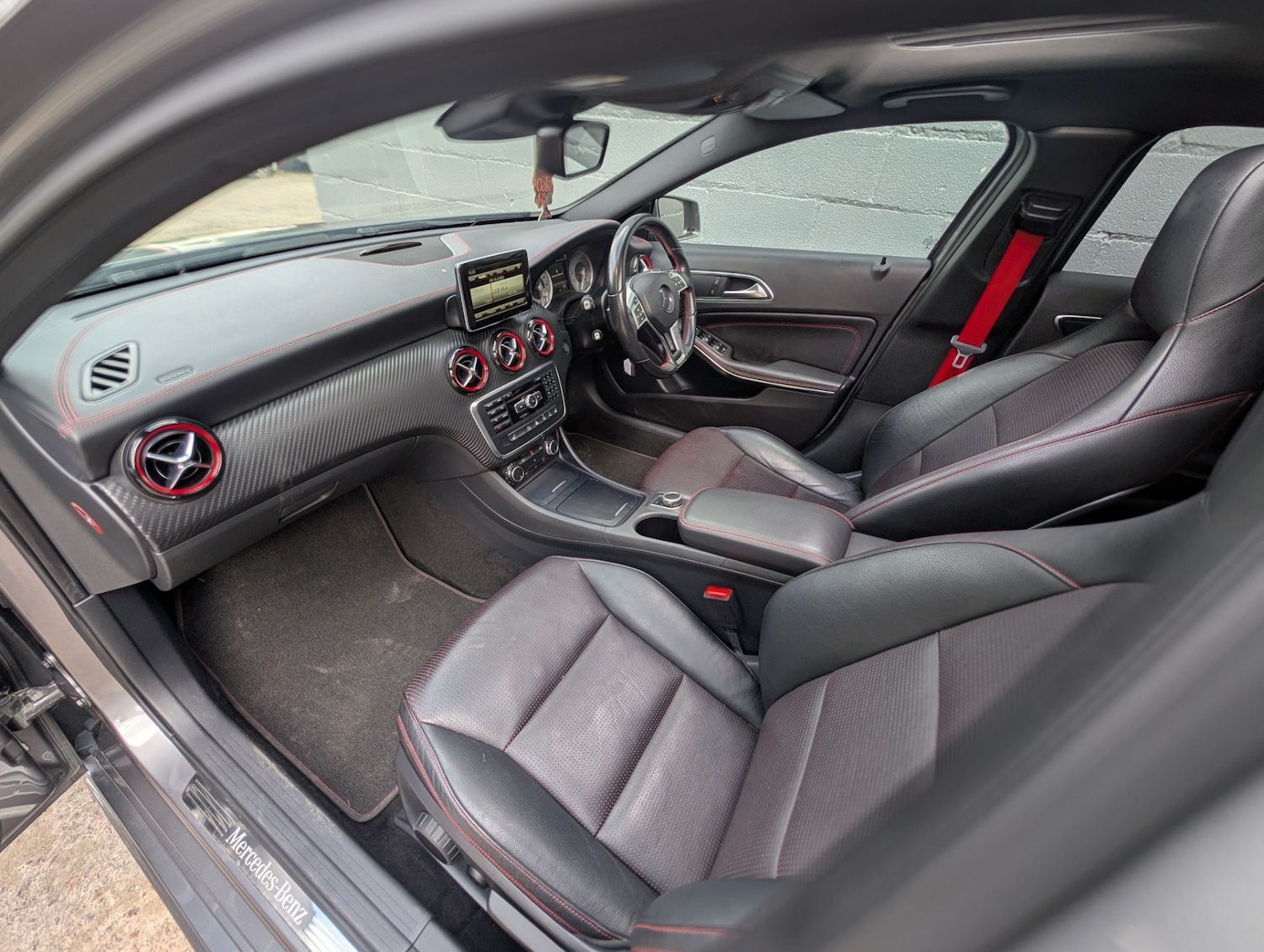 Used Mercedes-Benz A-Class 2015 for sale - 76293300: Photo 3