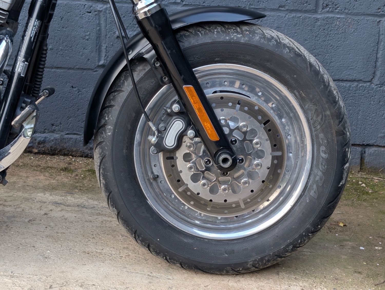 Used Harley-Davidson DYNA FAT BOB 2011 for sale - 78646211: Photo 2