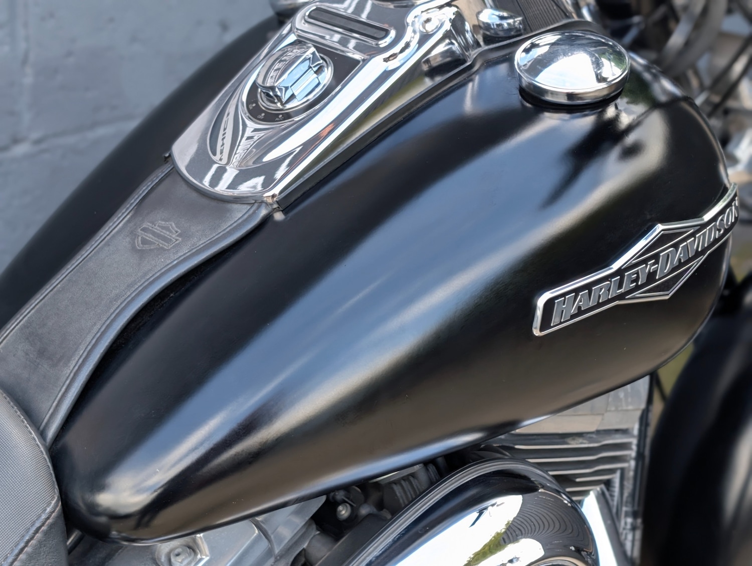 Used Harley-Davidson DYNA FAT BOB 2011 for sale - 78646211: Photo 3