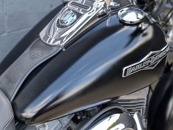 Used Harley-Davidson DYNA FAT BOB 2011 for sale - bike-78646211: Photo