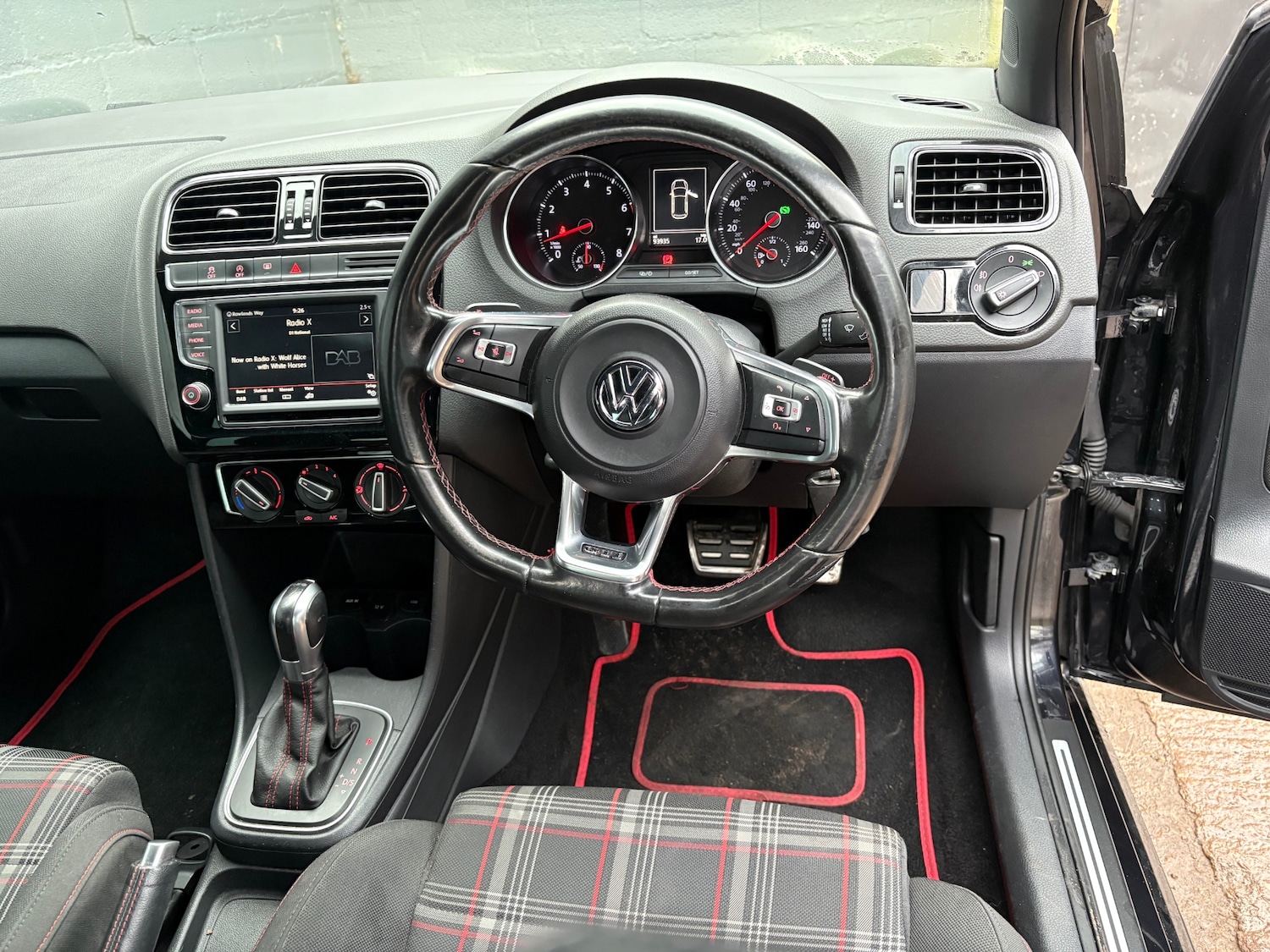 Used Volkswagen Polo 2015 for sale - 77129900: Photo 20