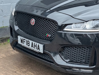 Used Jaguar F-Pace 2018 for sale - 77607192: Photo