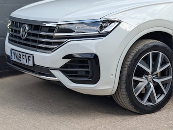 Used Volkswagen Touareg 2019 for sale - 79526763: Photo
