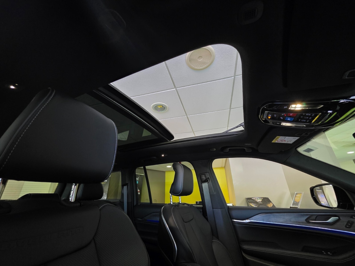 Used Jeep Grand Cherokee 2025 for sale - 76523620: Photo 70