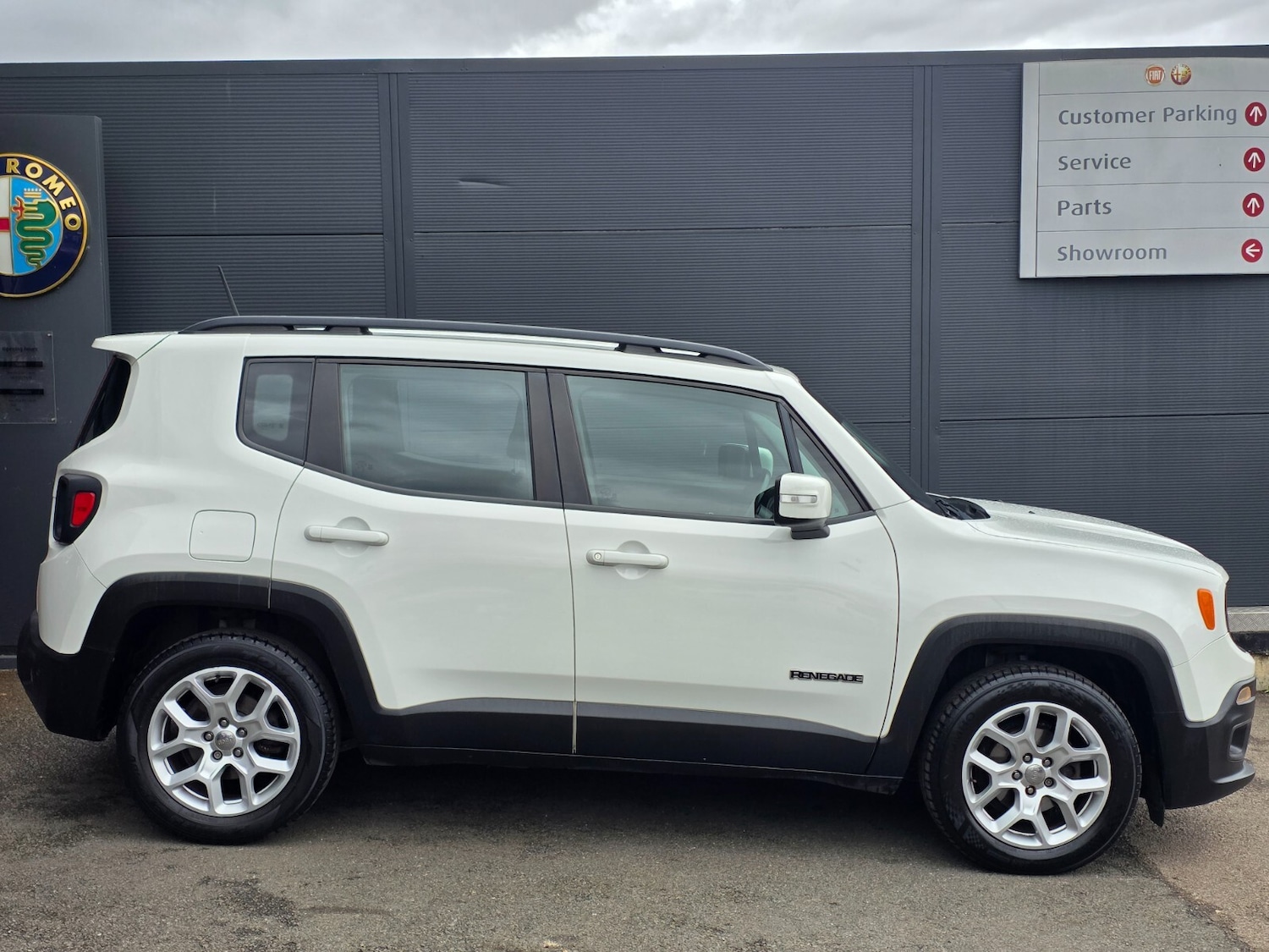 Used Jeep Renegade 2018 for sale - 76124814: Photo 4