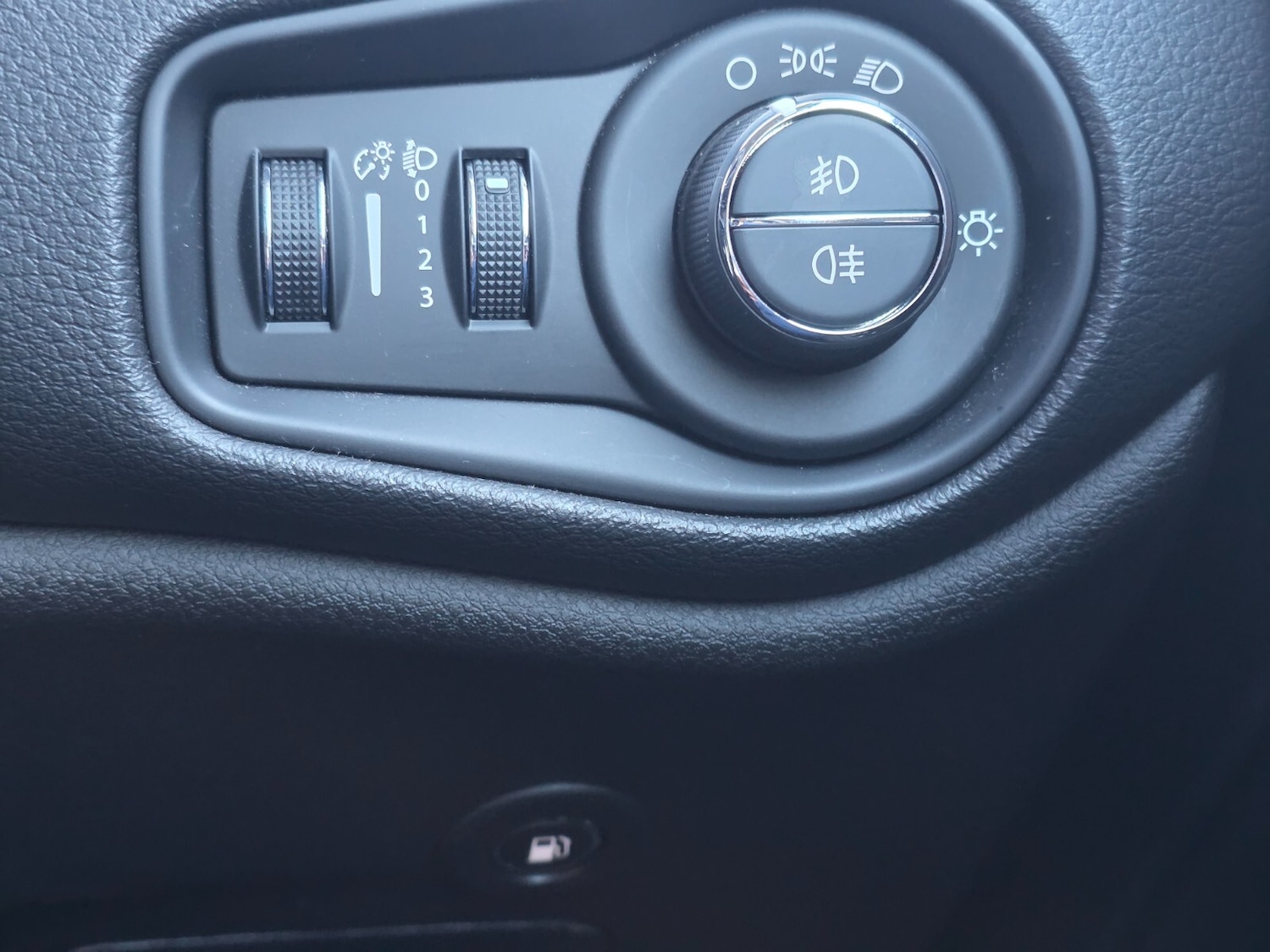 Used Jeep Renegade 2021 for sale - 76868875: Photo 45