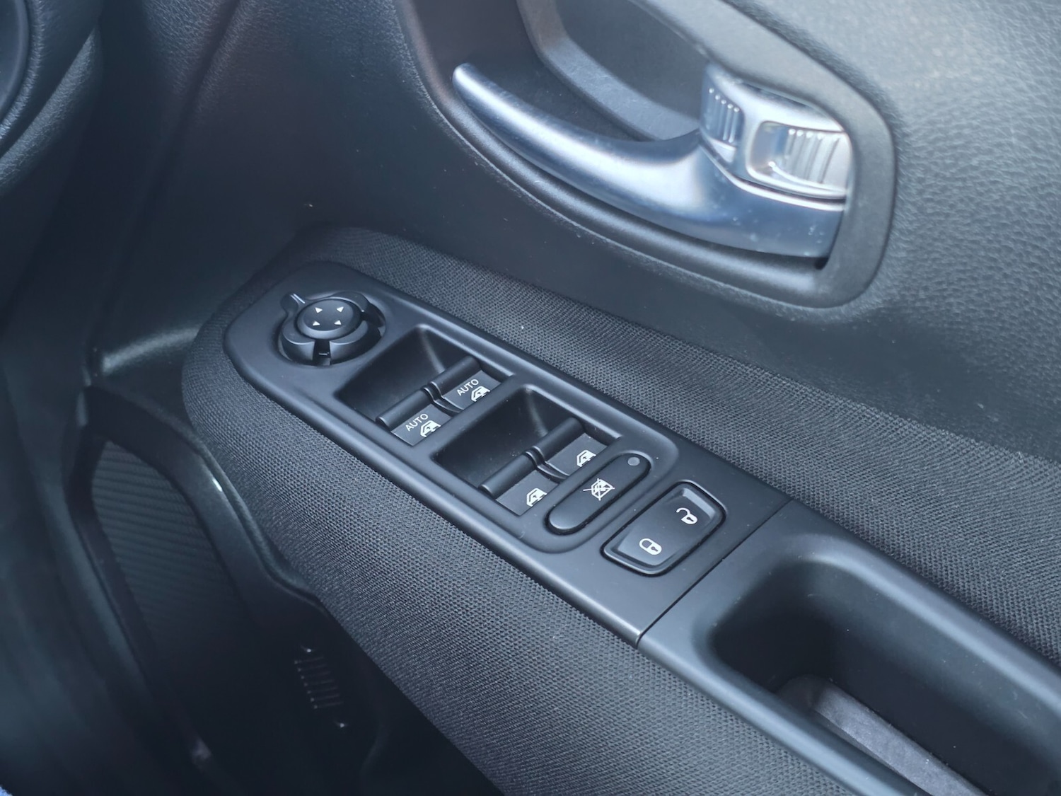 Used Jeep Renegade 2021 for sale - 76868875: Photo 46