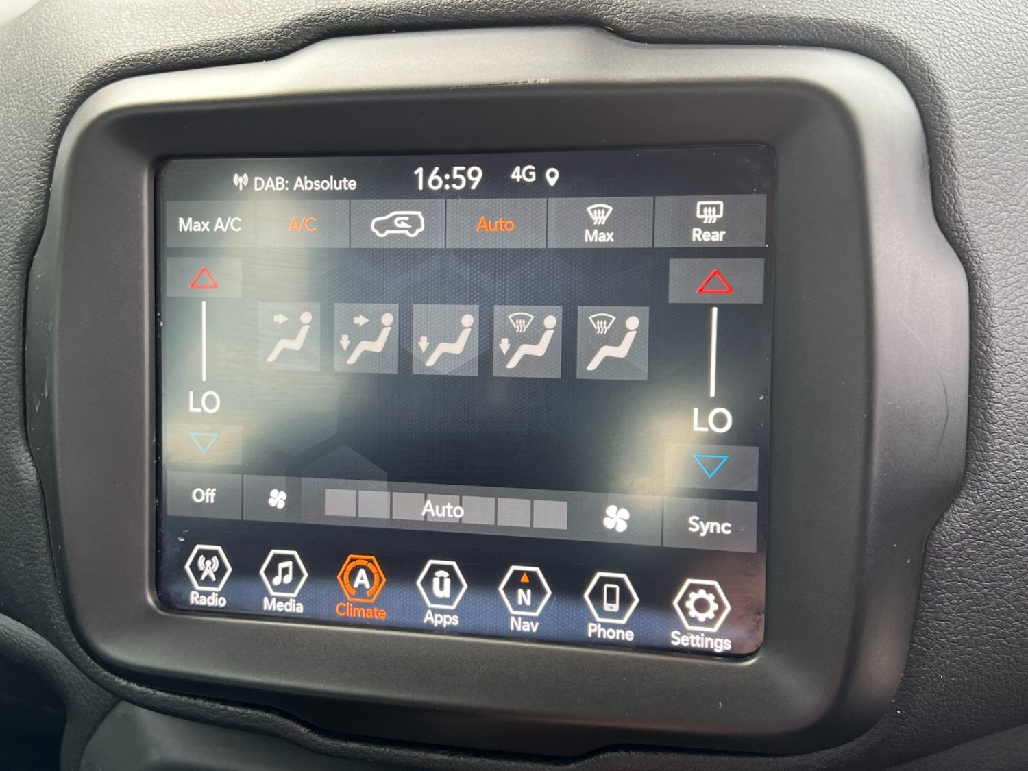 Used Jeep Renegade 2021 for sale - 76868762: Photo 22