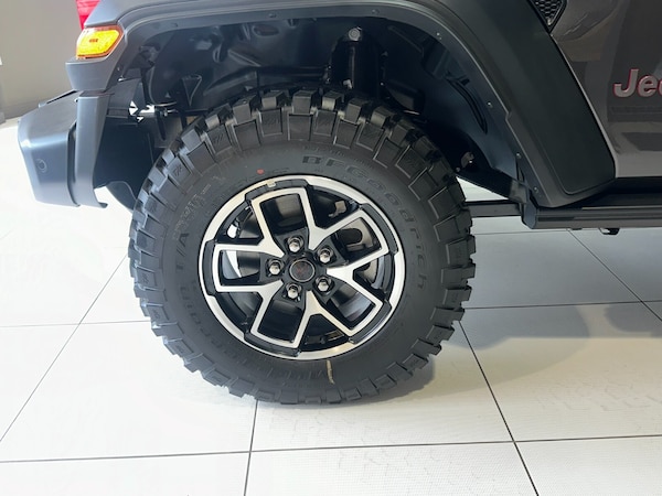 Used Jeep Wrangler 2024 for sale - 75354868: Photo 35