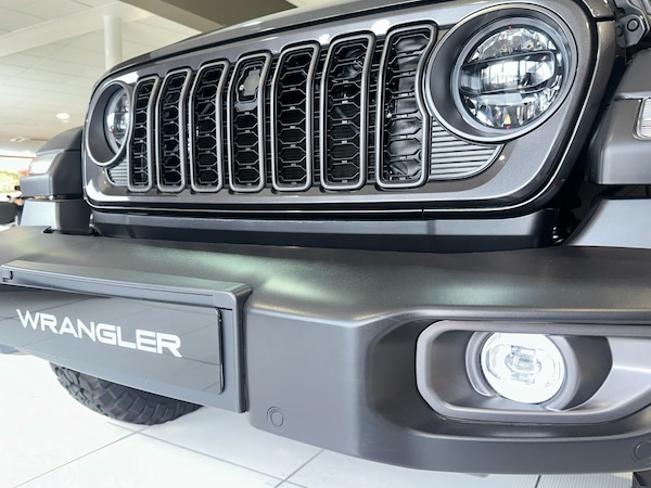 Used Jeep Wrangler 2024 for sale - 75354868: Photo 37