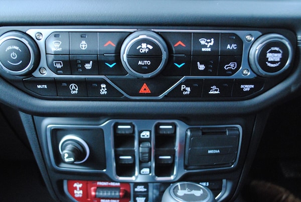 Used Jeep Wrangler 2024 for sale - 75354779: Photo 27