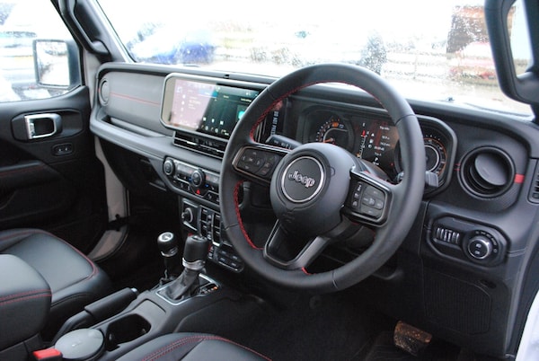 Used Jeep Wrangler 2024 for sale - 75354779: Photo 2