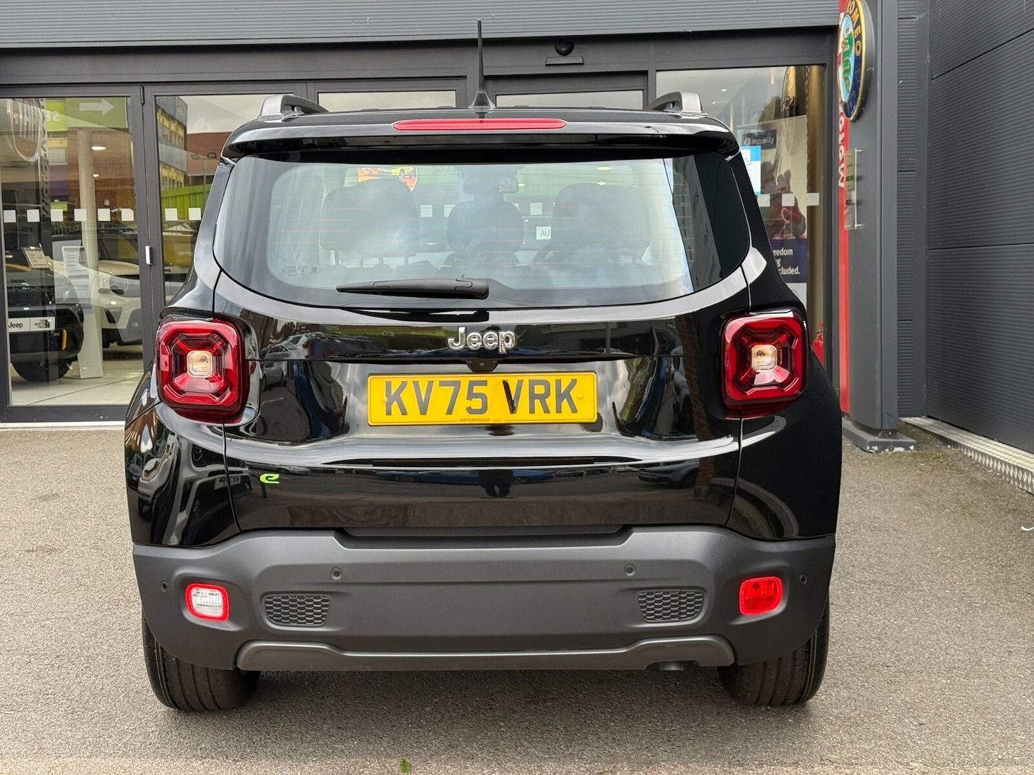Used Jeep Renegade 2025 for sale - 76870097: Photo 5