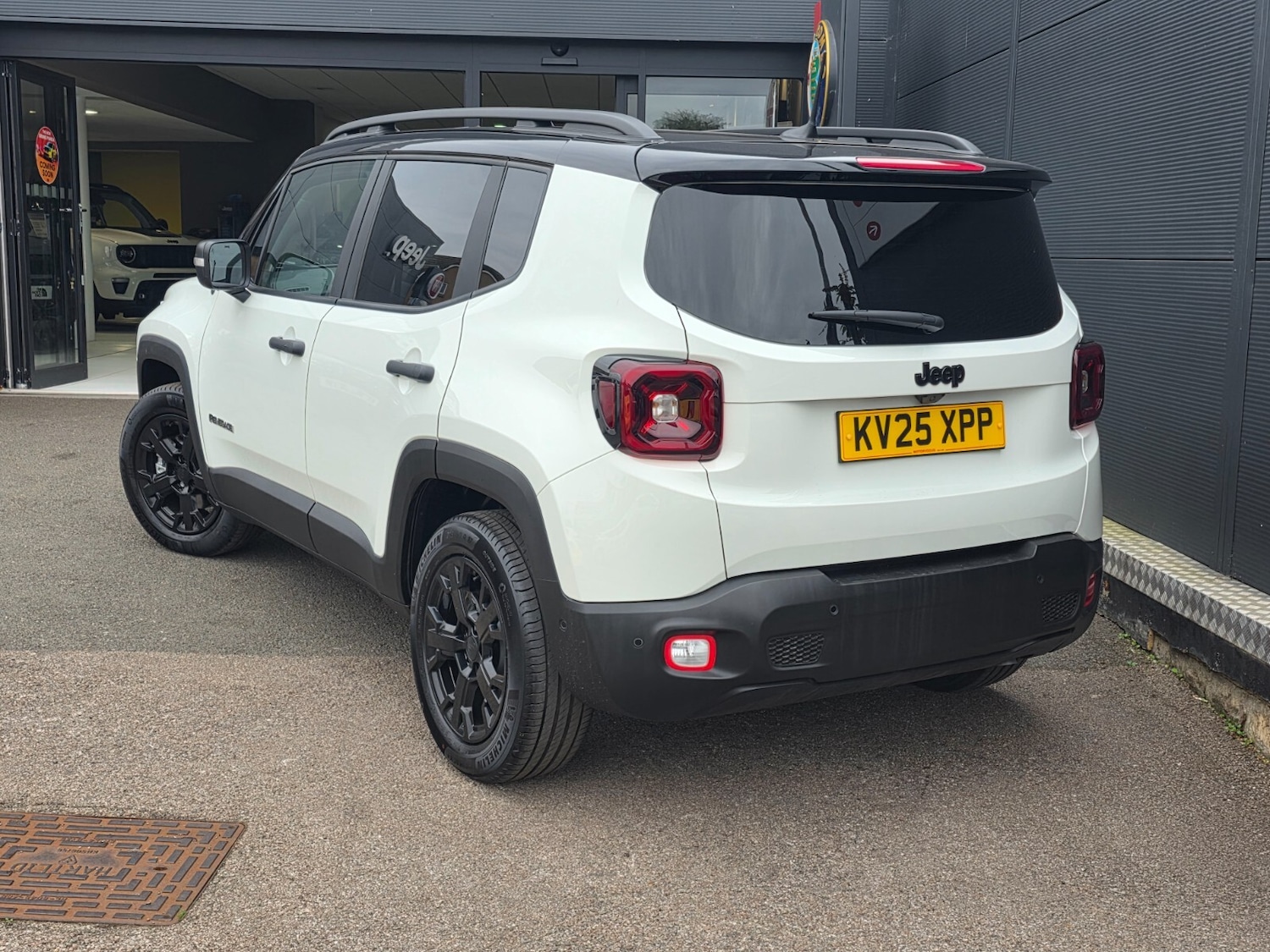 Used Jeep Renegade 2025 for sale - 76869054: Photo 5