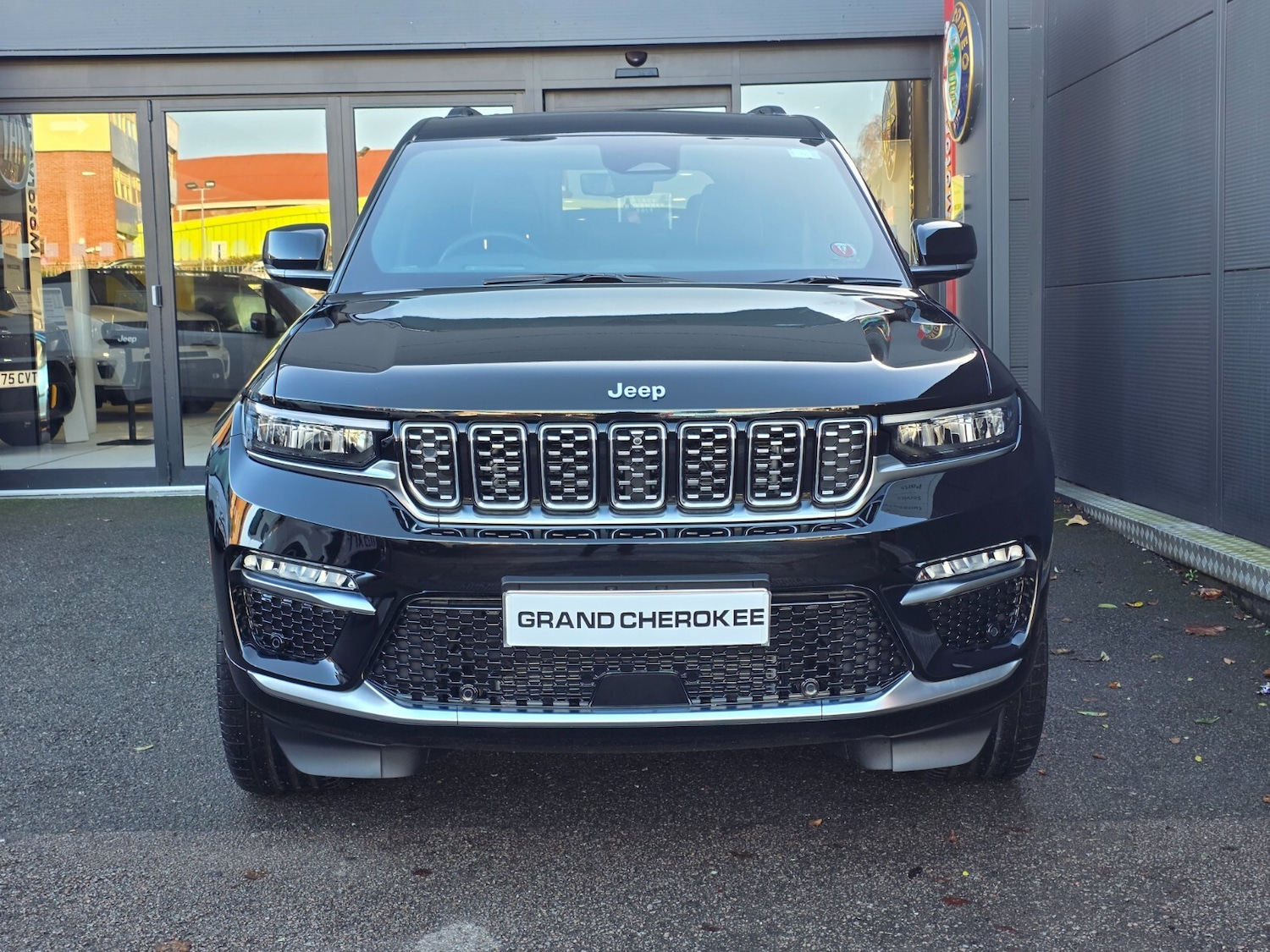 Used Jeep Grand Cherokee 2025 for sale - 76869818: Photo 3