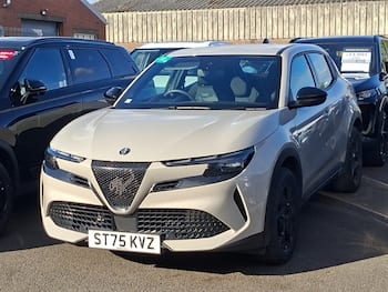 Used Alfa Romeo Junior 2025 for sale - 79790201: Photo
