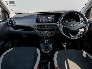Used Hyundai i10 2021 for sale - 78642922: Photo