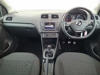 Used Volkswagen Polo 2017 for sale - 78957436: Photo