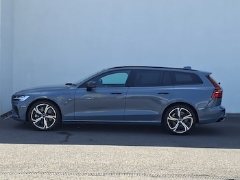 Used Volvo V60 2023 for sale - 78945621: Photo