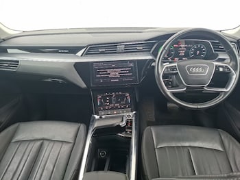 Used Audi Q8 2023 for sale - 79425180: Photo