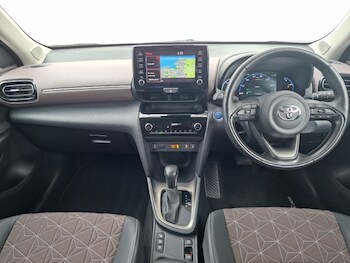 Used Toyota Yaris Cross 2023 for sale - 79336186: Photo