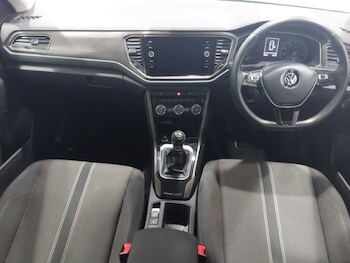 Used Volkswagen T-Roc 2019 for sale - 78474062: Photo
