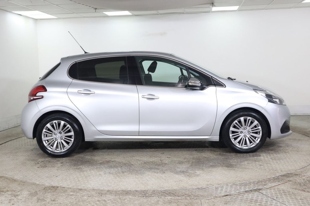 Used Peugeot 208 2017 for sale - 76496602: Photo 7
