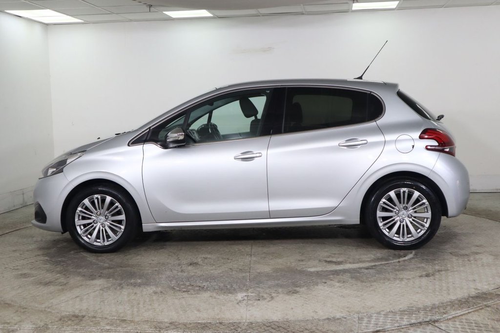 Used Peugeot 208 2017 for sale - 76496602: Photo 8