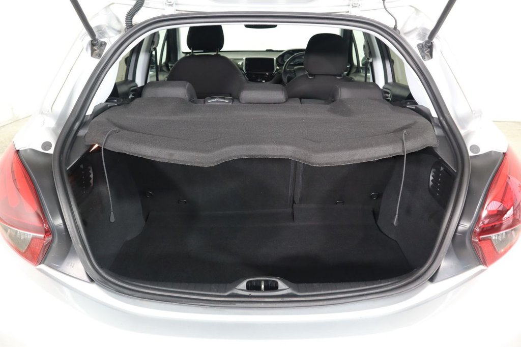 Used Peugeot 208 2017 for sale - 76496602: Photo 9