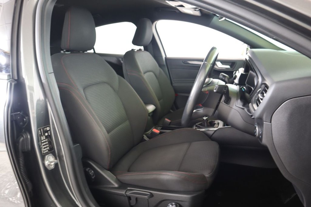 Used Ford Focus 2019 for sale - 76950677: Photo 13