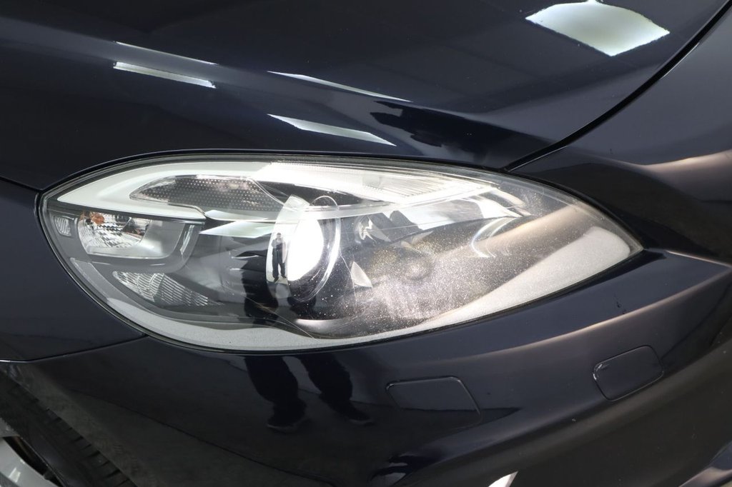 Used Volvo V40 Cross Country 2016 for sale - 76632574: Photo 11