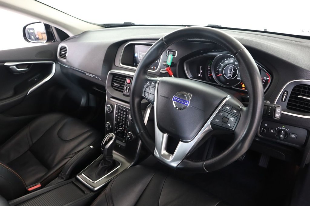 Used Volvo V40 Cross Country 2016 for sale - 76632574: Photo 16