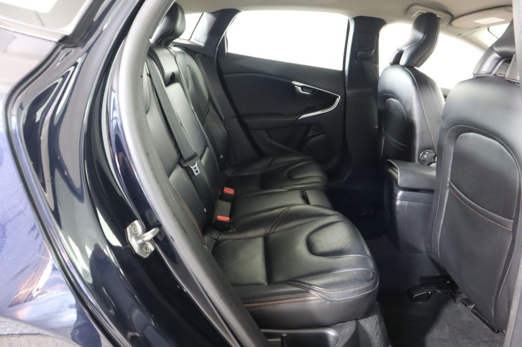 Used Volvo V40 Cross Country 2016 for sale - 76632574: Photo 18