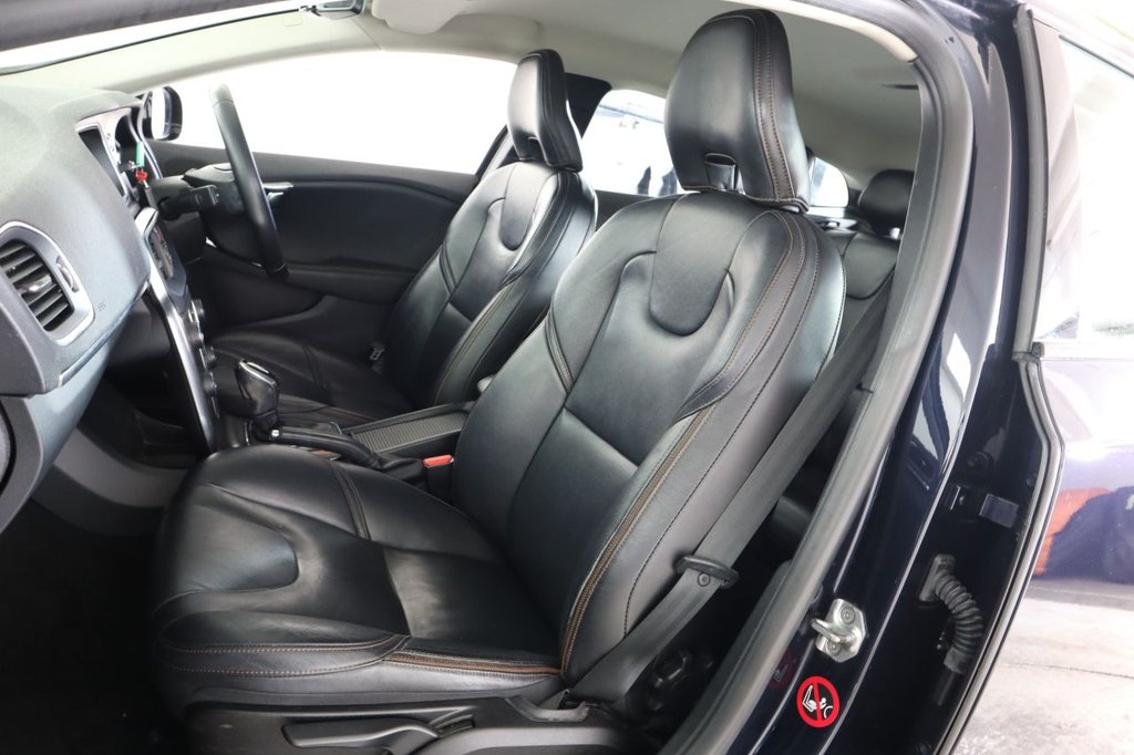 Used Volvo V40 Cross Country 2016 for sale - 76632574: Photo 19