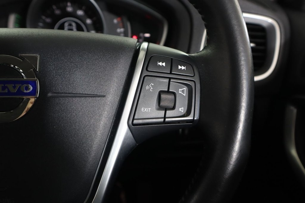 Used Volvo V40 Cross Country 2016 for sale - 76632574: Photo 24