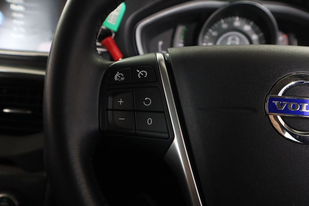 Used Volvo V40 Cross Country 2016 for sale - 76632574: Photo 25