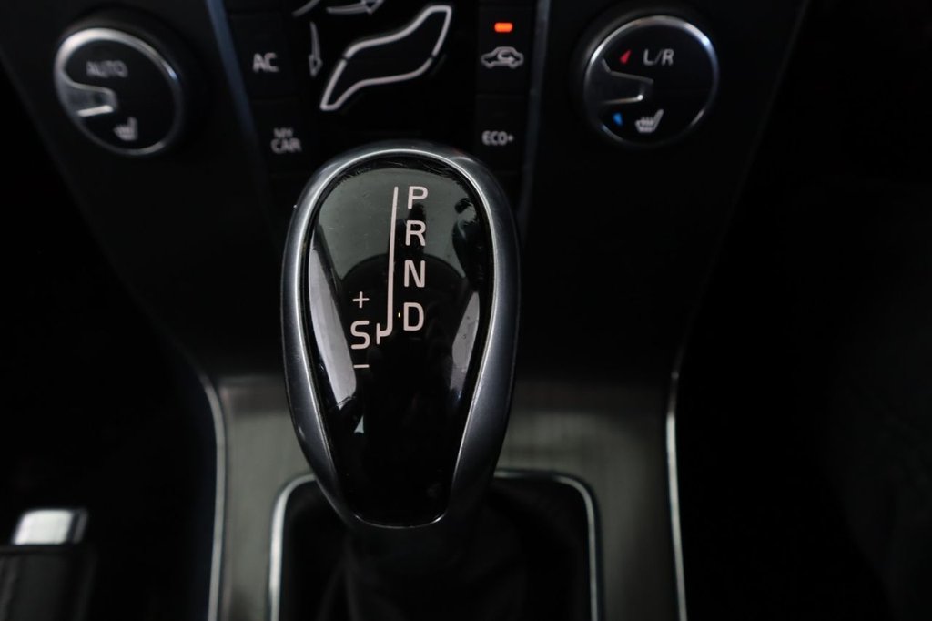 Used Volvo V40 Cross Country 2016 for sale - 76632574: Photo 30