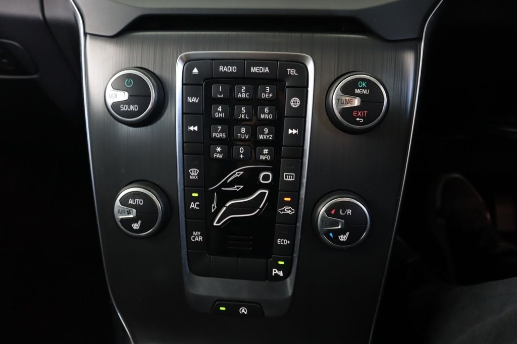 Used Volvo V40 Cross Country 2016 for sale - 76632574: Photo 31