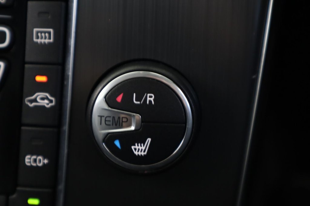 Used Volvo V40 Cross Country 2016 for sale - 76632574: Photo 32