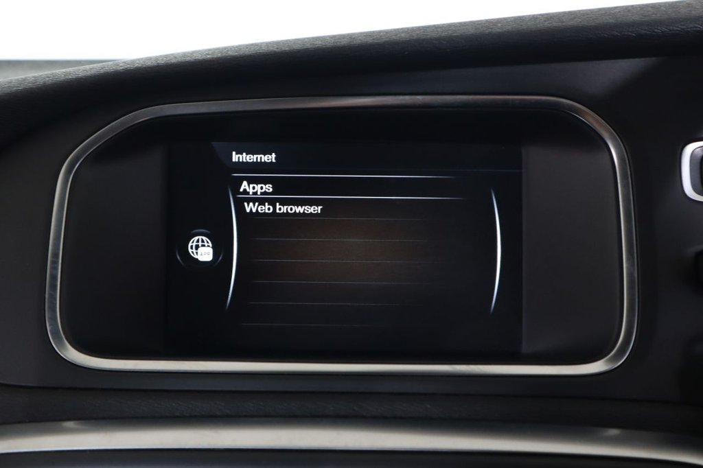 Used Volvo V40 Cross Country 2016 for sale - 76632574: Photo 38